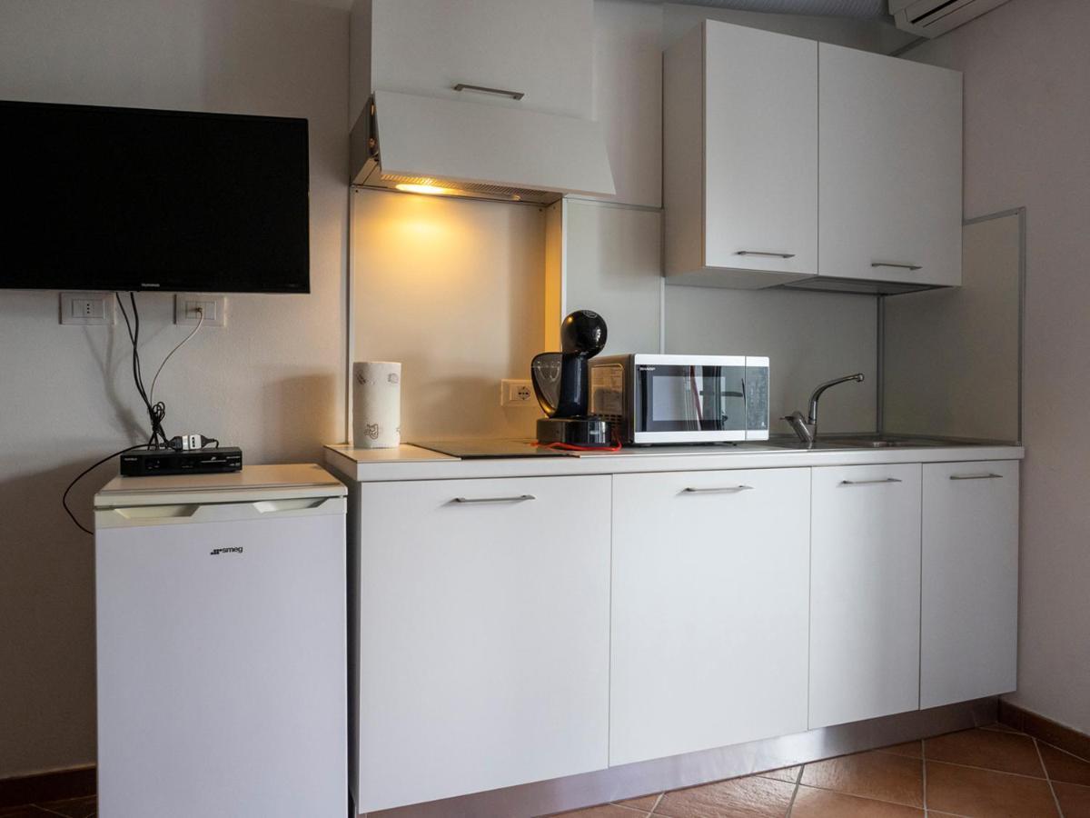 Tra Gli Ulivi Bed & Breakfast Pietra Ligure Exterior foto