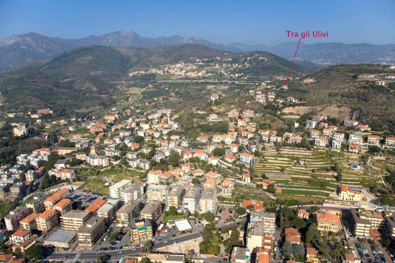 Tra Gli Ulivi Bed & Breakfast Pietra Ligure Exterior foto