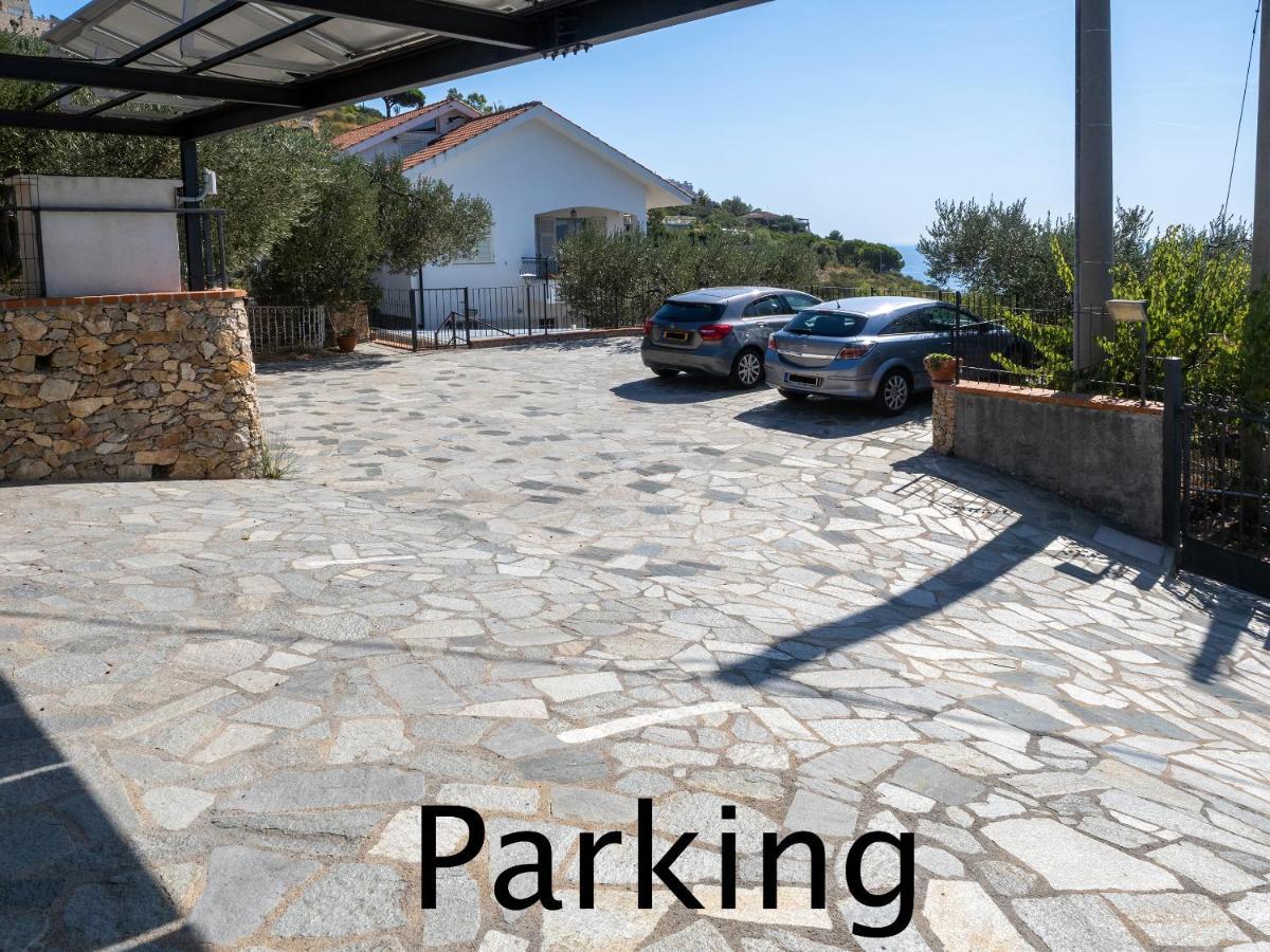 Tra Gli Ulivi Bed & Breakfast Pietra Ligure Exterior foto