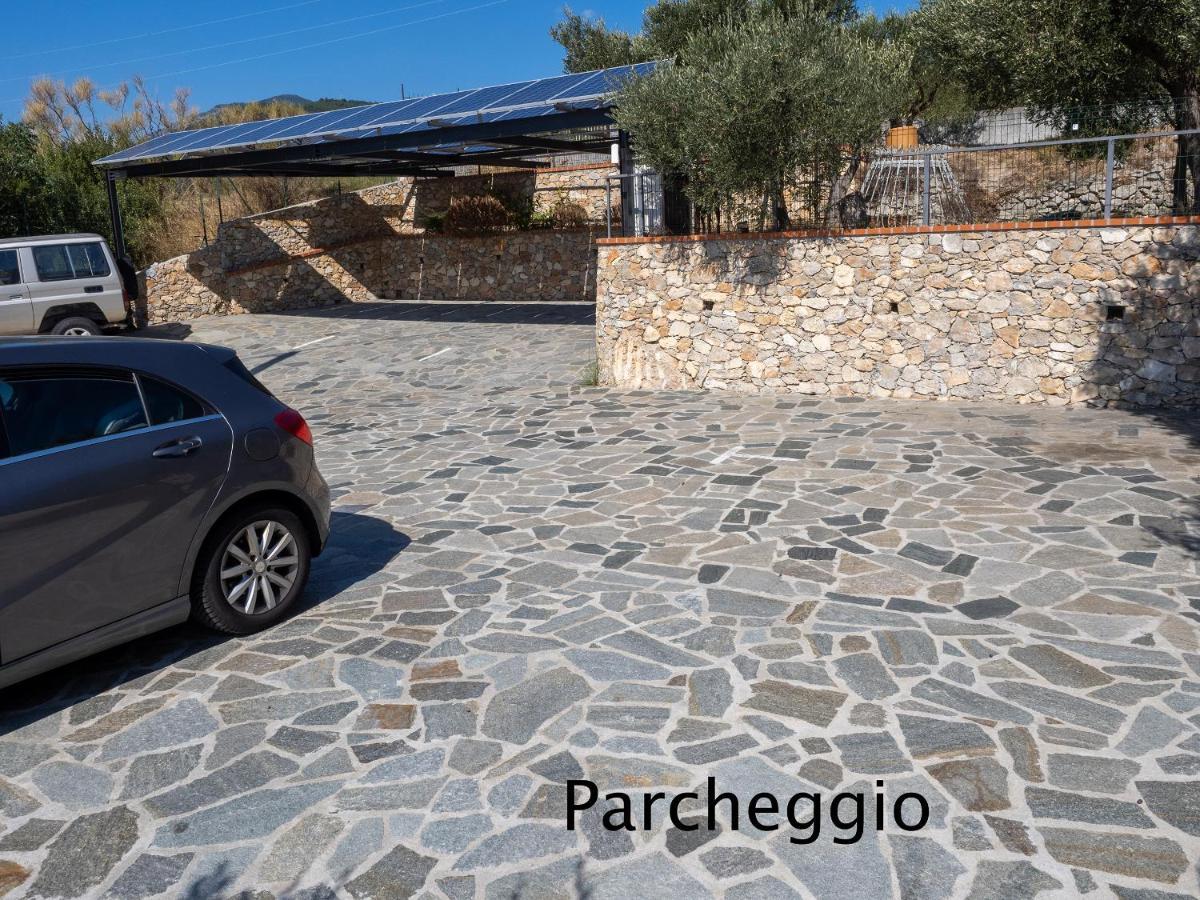 Tra Gli Ulivi Bed & Breakfast Pietra Ligure Exterior foto