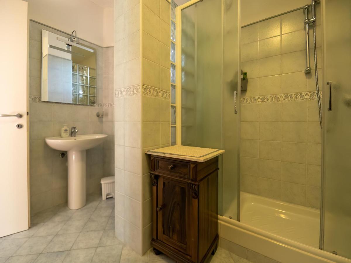 Tra Gli Ulivi Bed & Breakfast Pietra Ligure Exterior foto