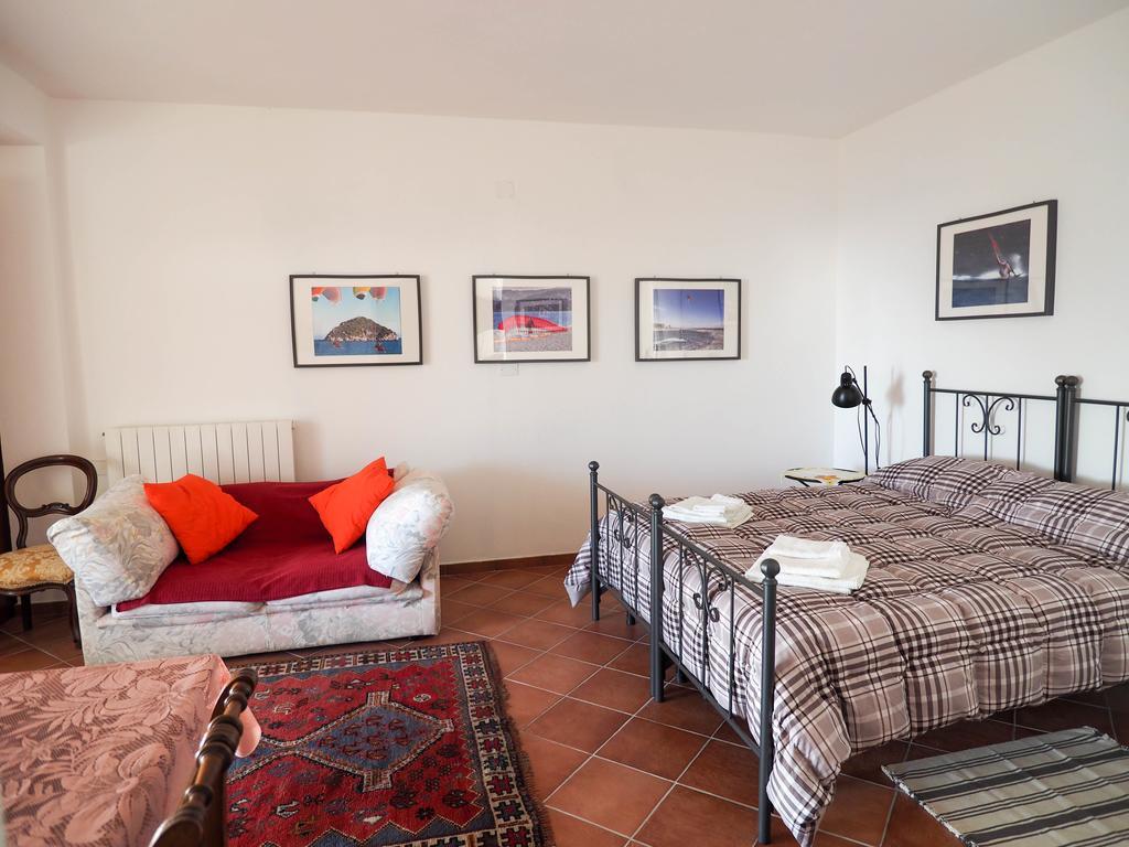 Tra Gli Ulivi Bed & Breakfast Pietra Ligure Exterior foto